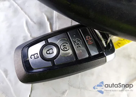 2020 Ford Mustang Ecoboost Premium z USA, uszkodzony, nr VIN 1FATP8UH2L5101495